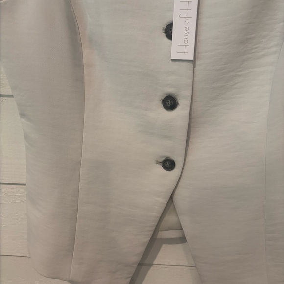 House of Harlow 1960 NWT Cream Sleeveless button down vest in size 6 - Picture 3 of 11